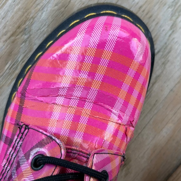 Dr. Martens Pink Plaid Lace-Up Boots – Women’s Size 9 - Picture 4 of 8
